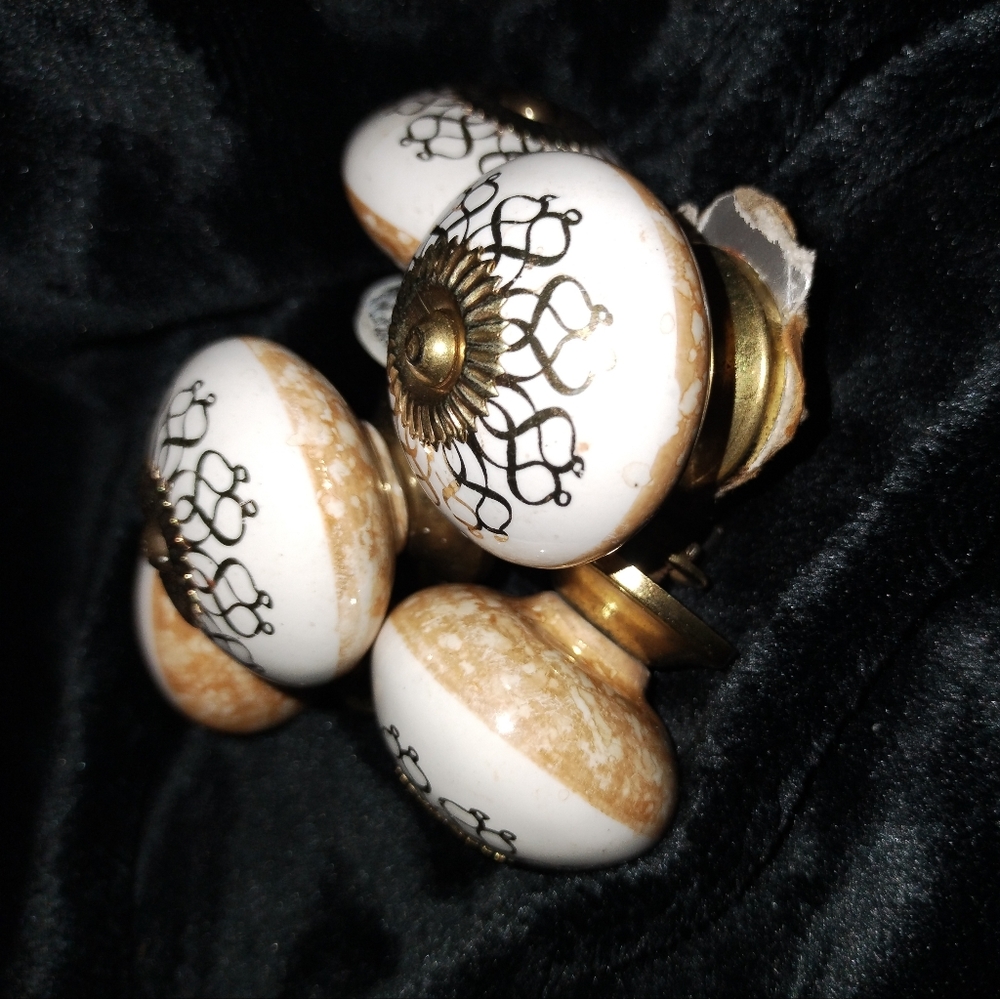 Taja gold white ceramic knobs - Picture 7 of 12